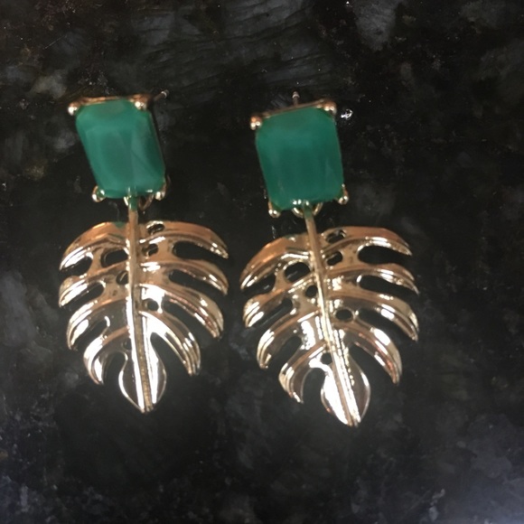 Gold Monstera Leaf Earrings - Picture 4 of 5